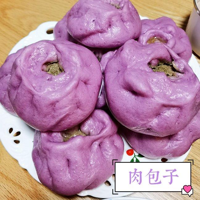 松软多汁的肉包子