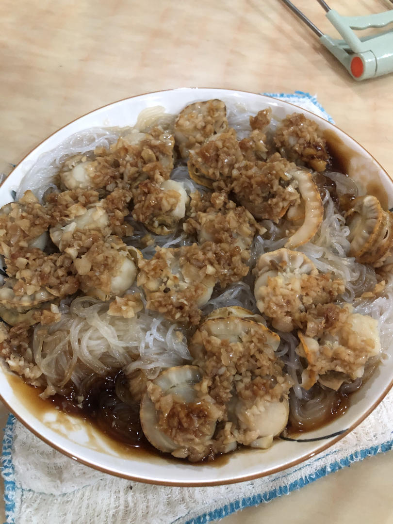 蒜蓉扇贝肉蒸粉丝