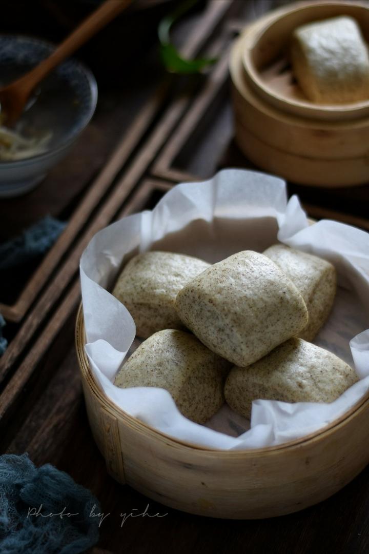 亦荷yihe做的绿豆面切刀馒头