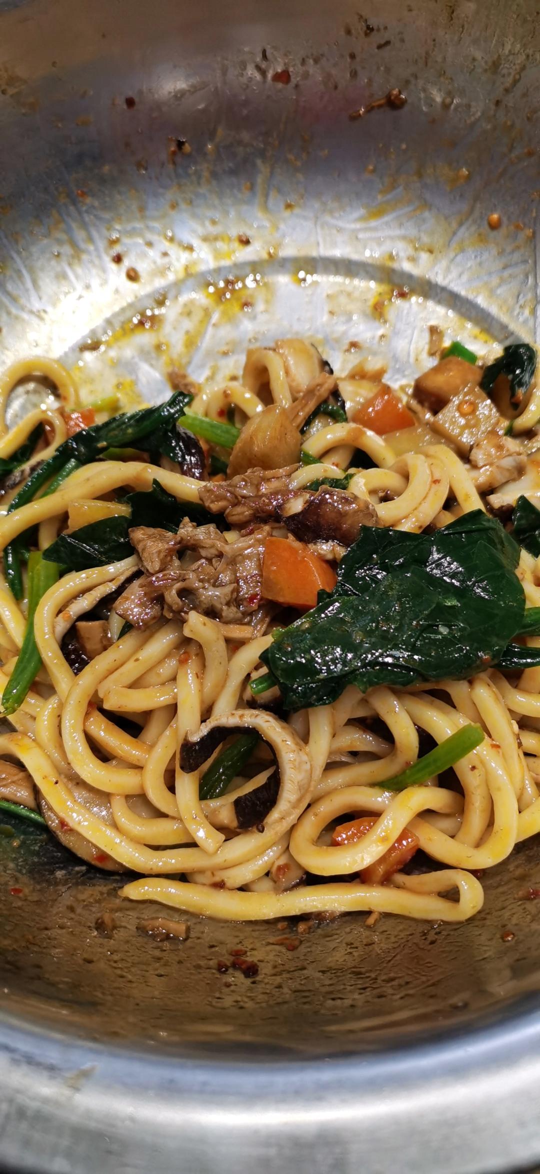 腊汁肉拌面