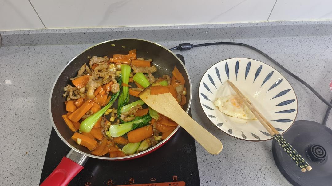 超下饭的胡萝卜炒肉