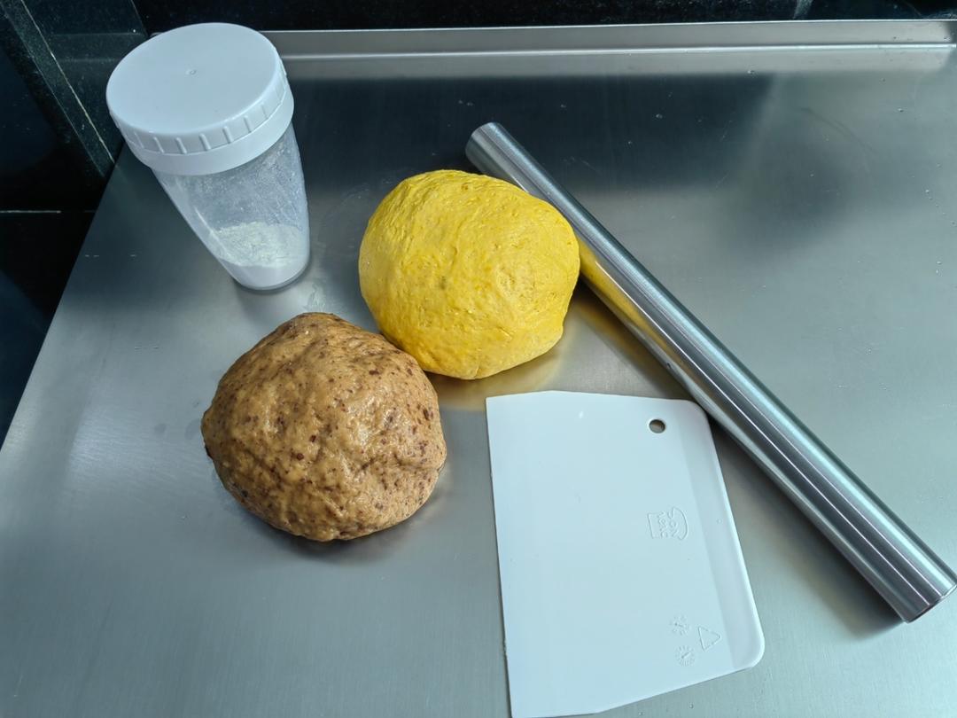 南瓜枣泥馒头-附快速揉光方法 新手必备