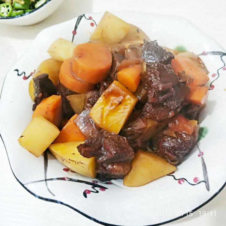 土豆炖牛肉