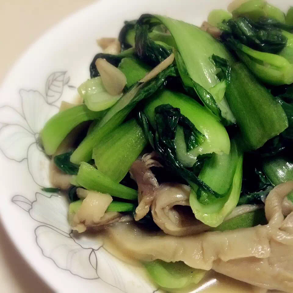 蘑菇炒青菜