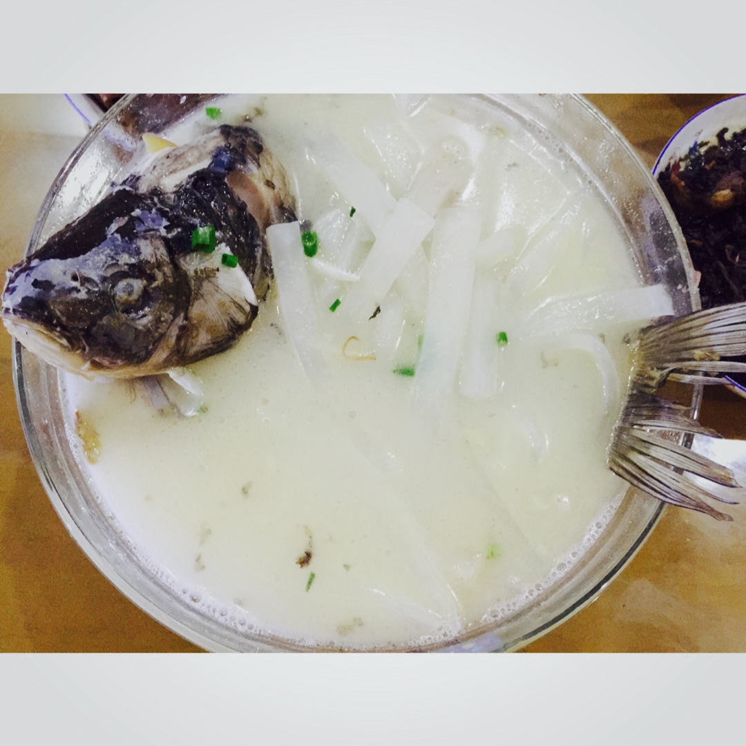 鲫鱼萝卜汤