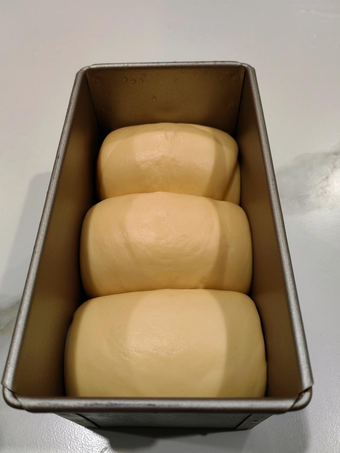 吐司，奶香手撕面包，超级香浓