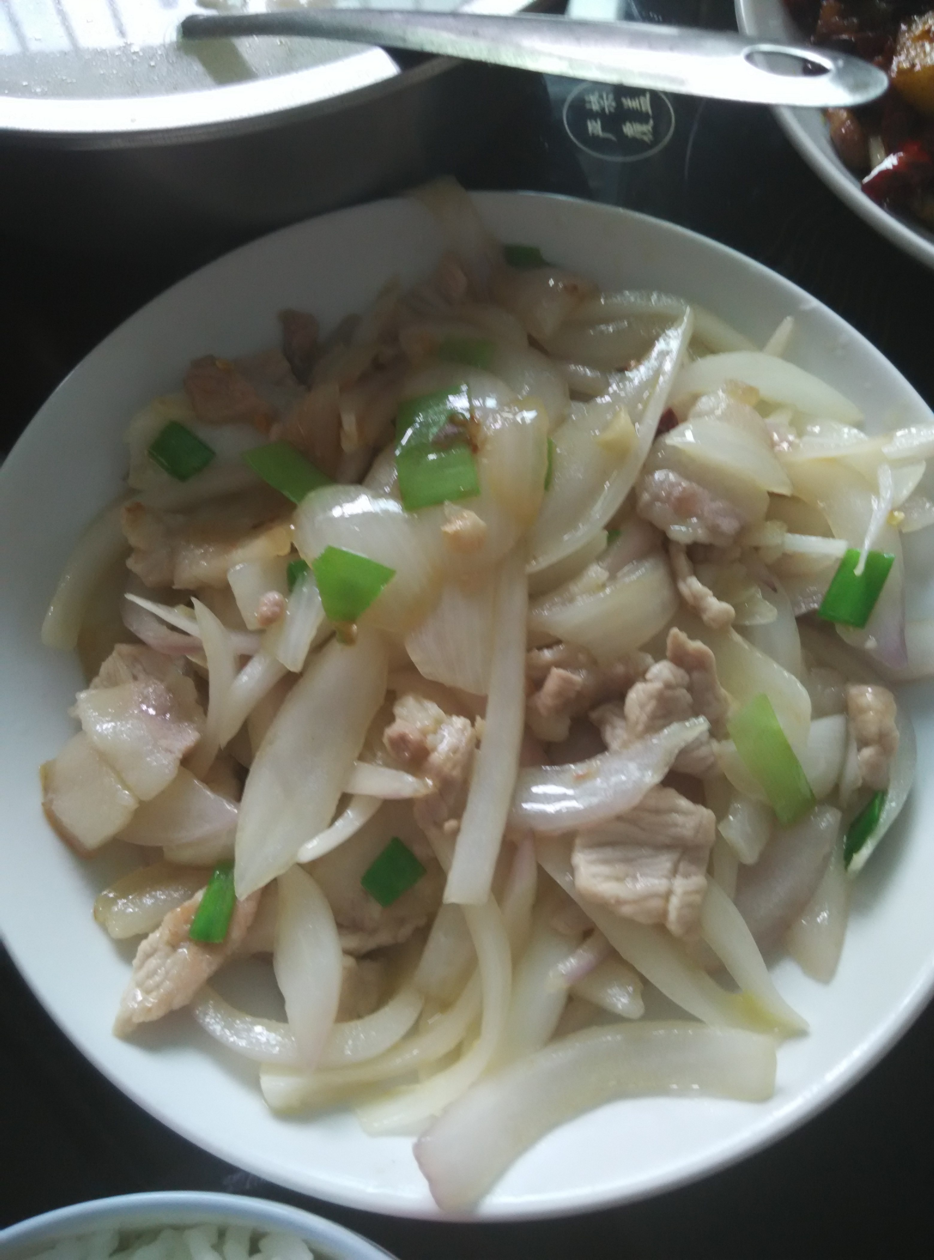 洋葱炒肉