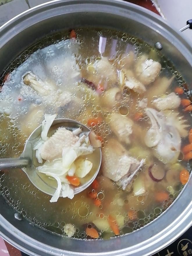 鲜百合炖鸡汤的做法