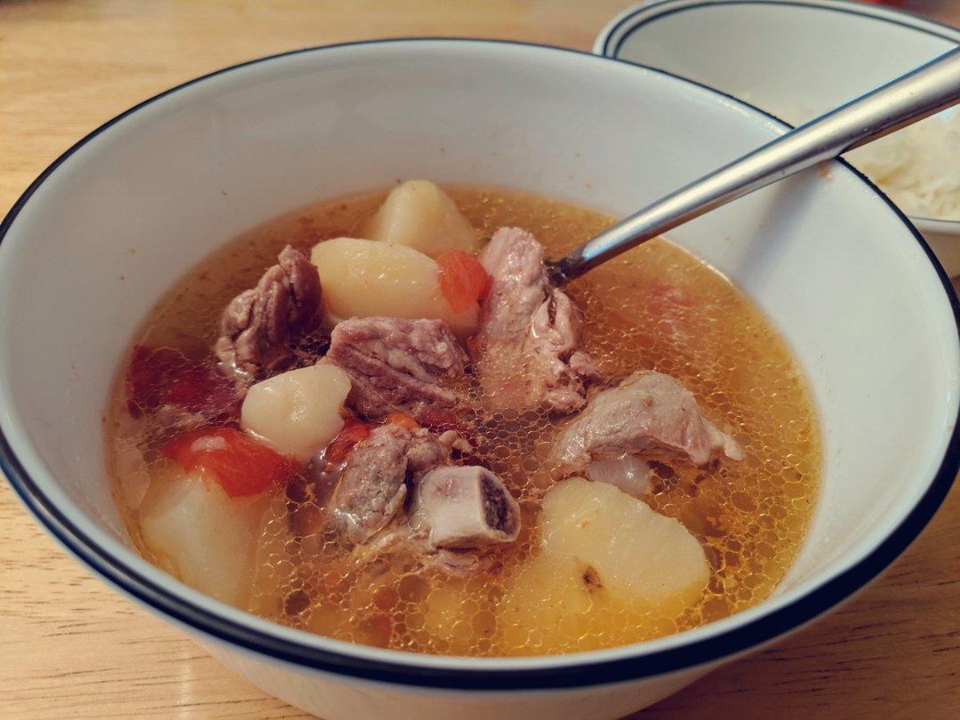 番茄土豆玉米排骨汤