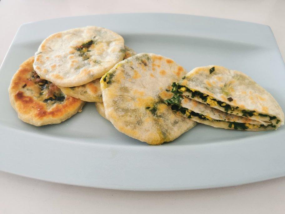 薄皮韭菜馅饼，不发面不烫面，这样做，香喷喷的冷了都好吃