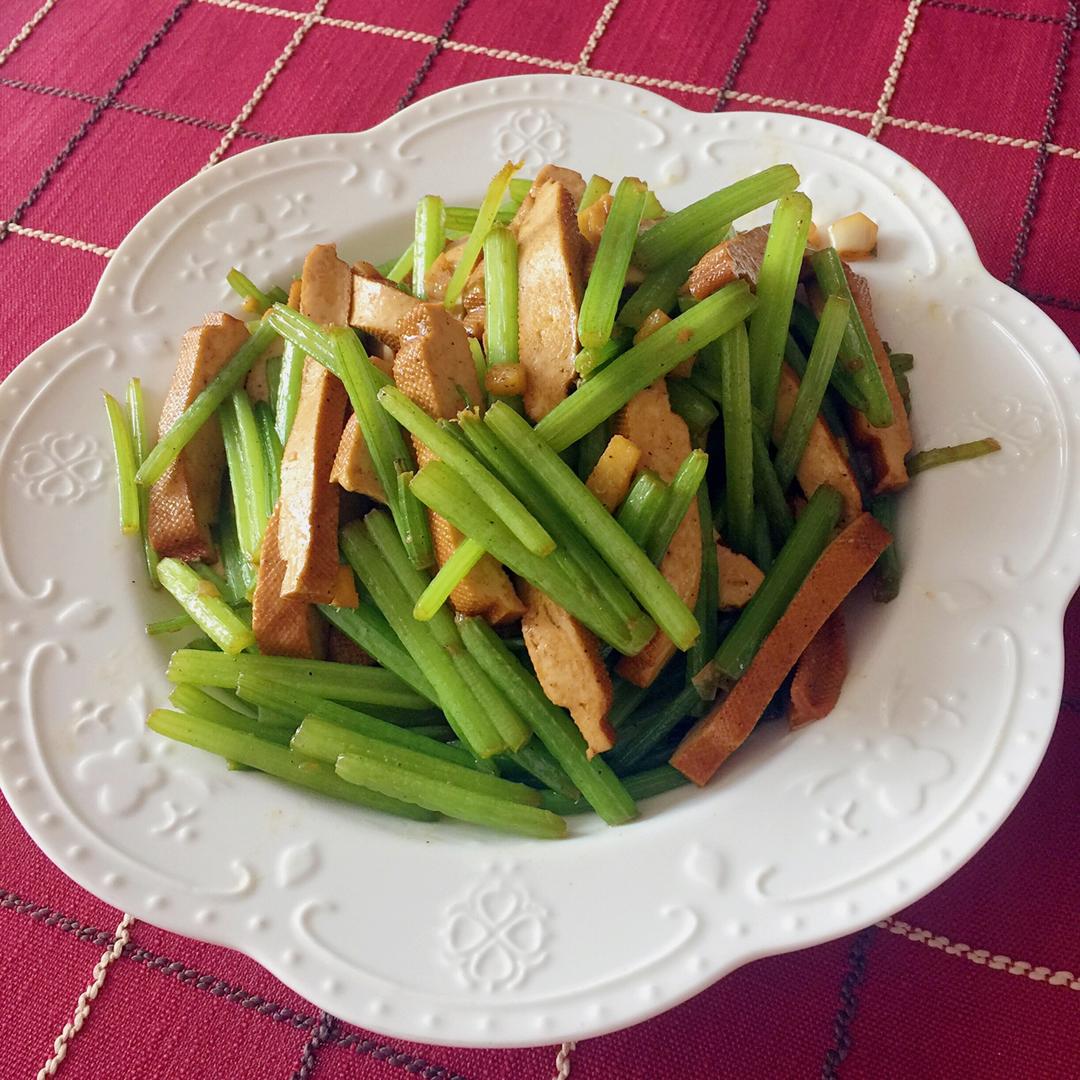 芹菜炒香干