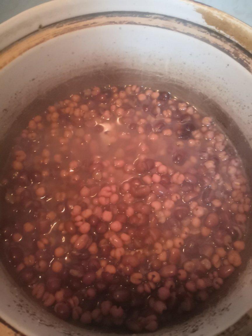 去湿养生红豆薏米双麦粥