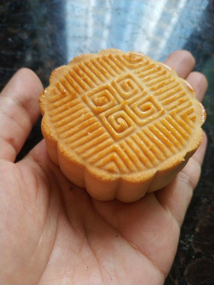 广式经典——白莲蓉蛋黄月饼