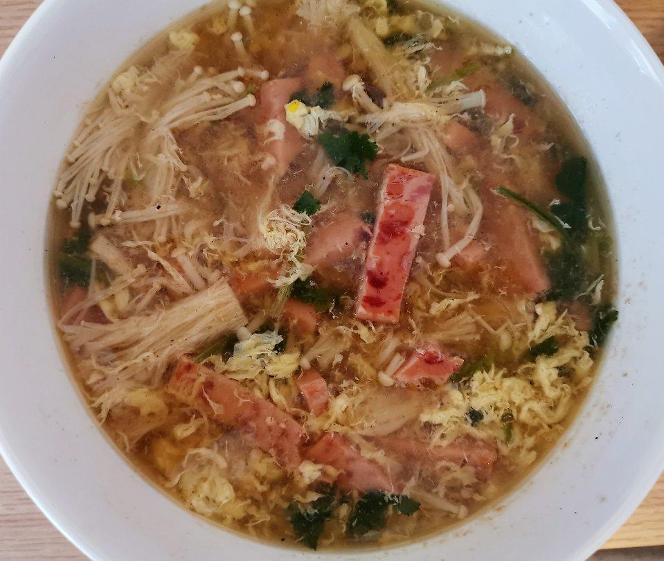 金针菇火腿丝酸辣汤