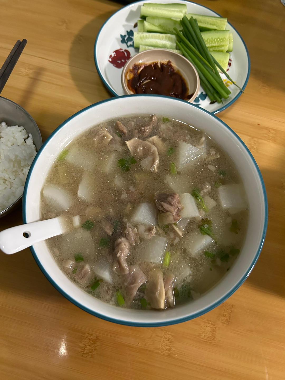 牛肉炖萝卜
