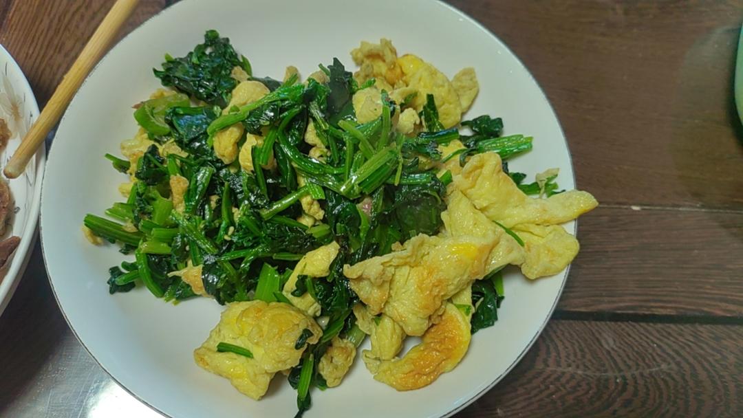 菠菜炒鸡蛋