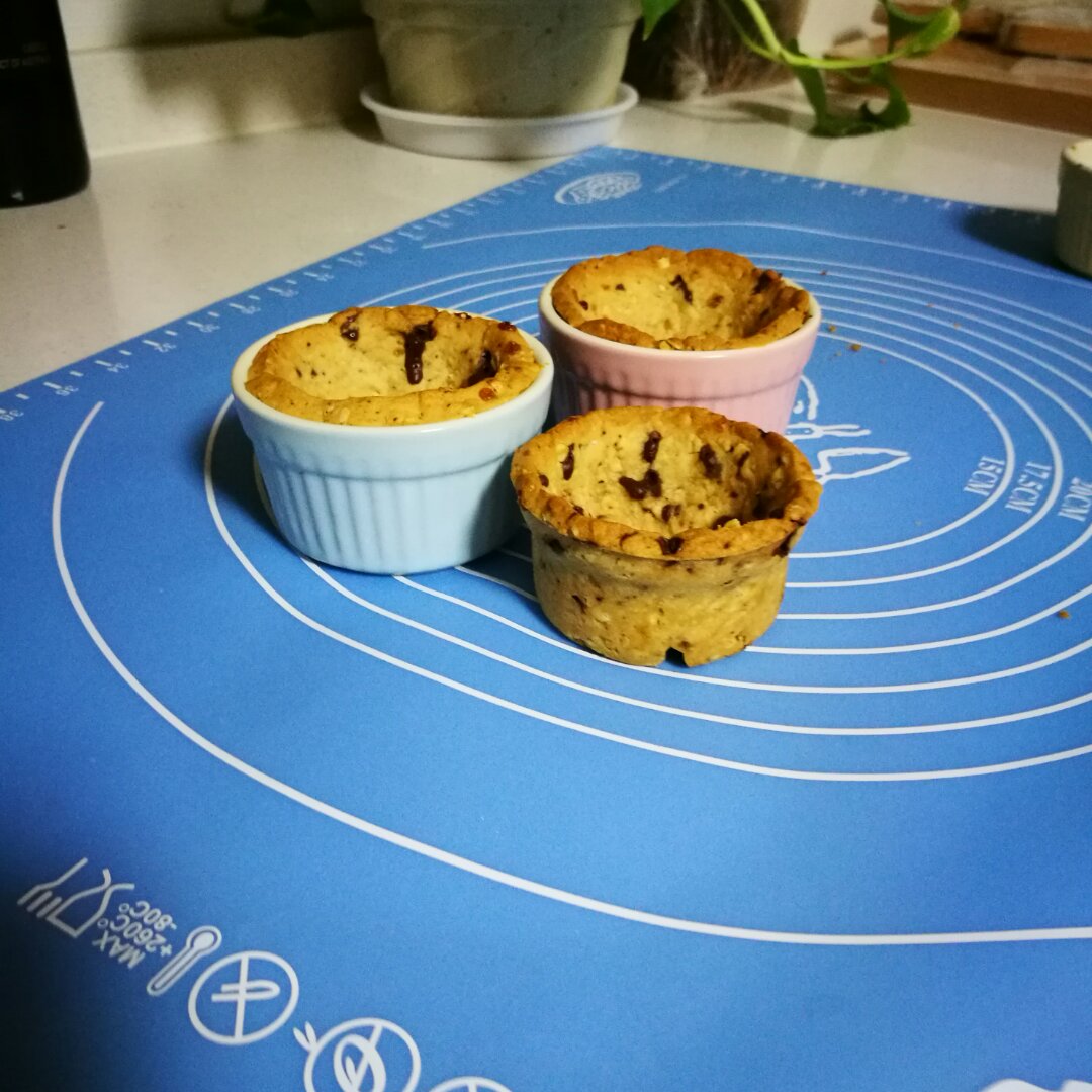 【视频食谱】巧克力燕麦曲奇杯