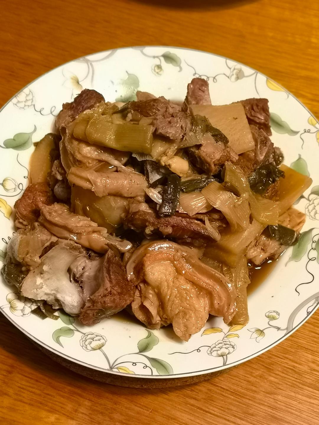 红烧羊肉萝卜煲