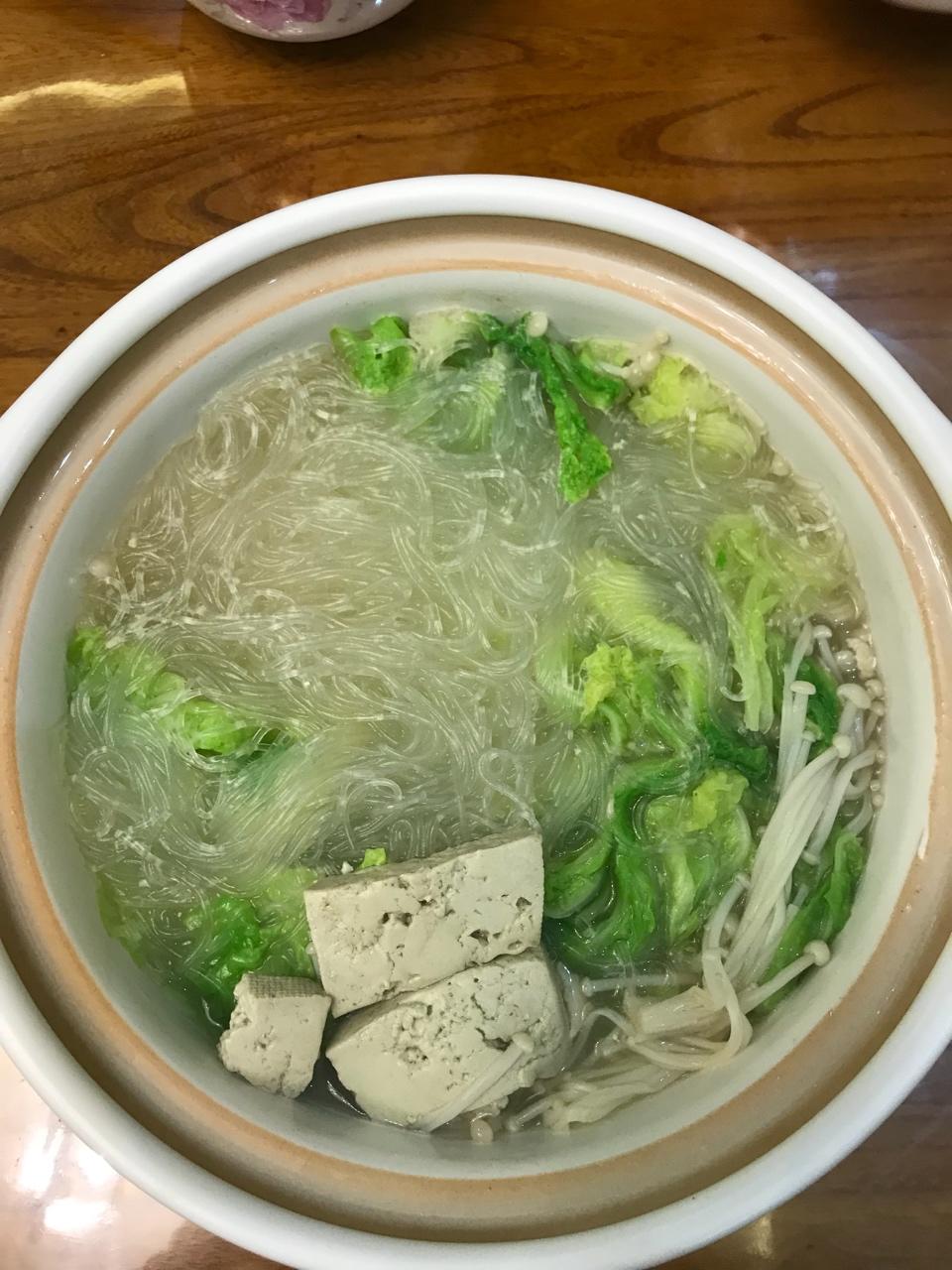 家常菜 砂锅白菜豆腐 落英缤纷dj做的砂锅白菜豆腐 加了粉丝,非常清淡