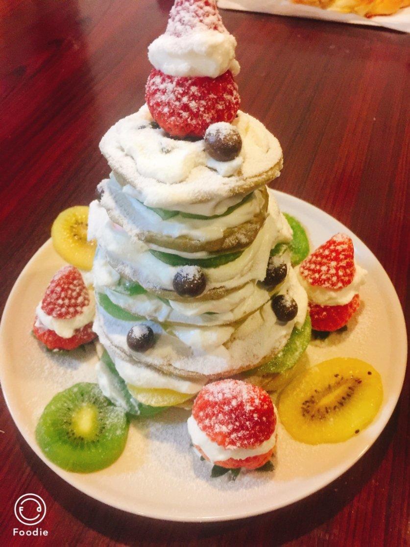 姑娘15做的圣诞树水果松饼塔