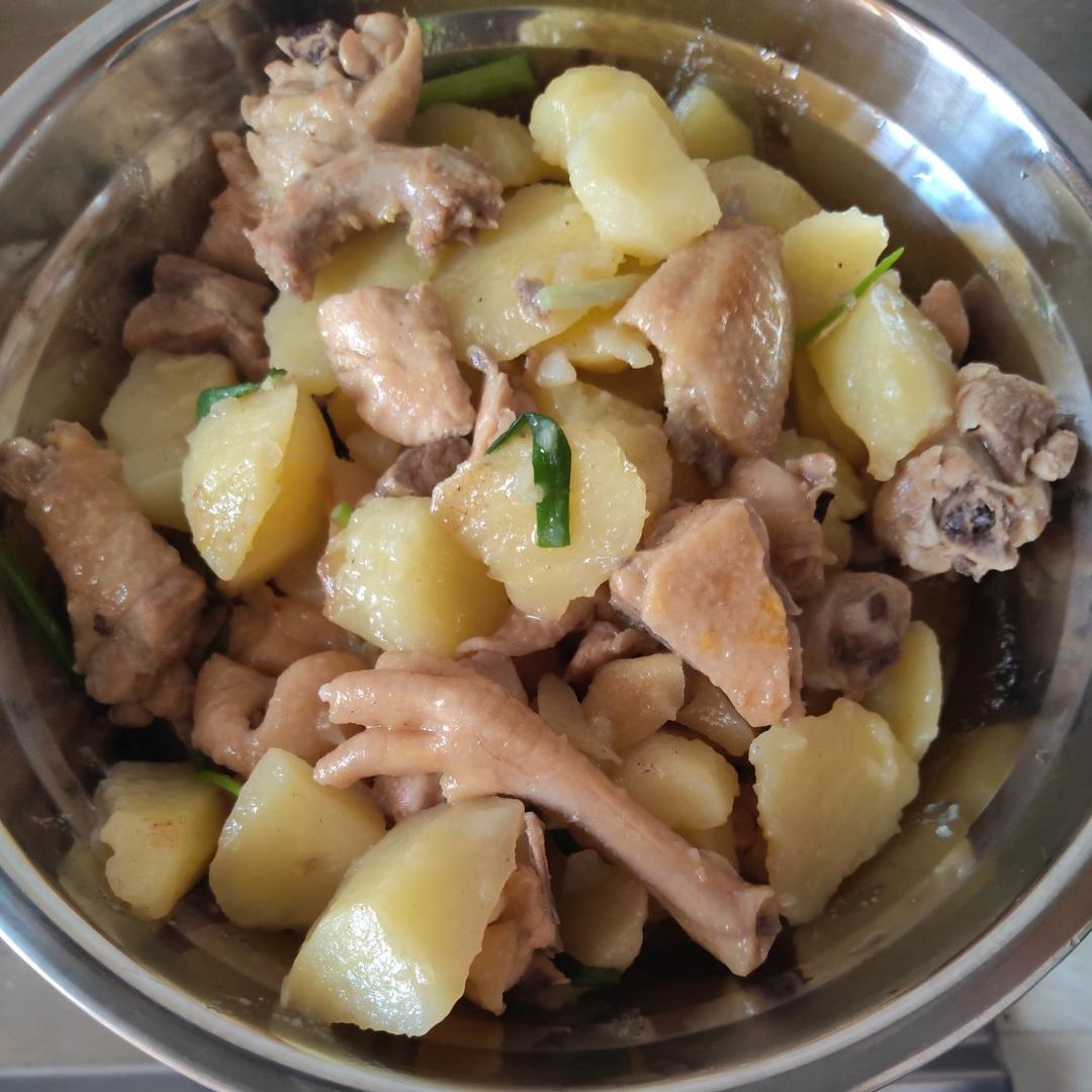 妈妈的土豆炖鸡块
