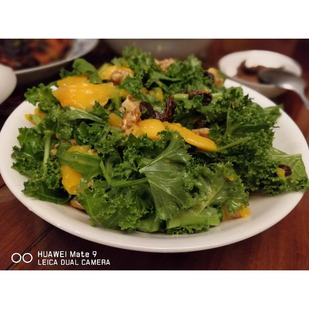 羽衣甘蓝芒果沙拉