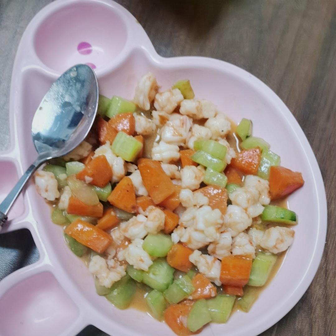 黄瓜胡萝卜炒虾仁