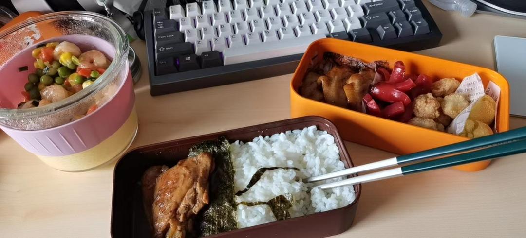 虾仁蔬菜蛋羹，鲜香嫩滑，营养满满