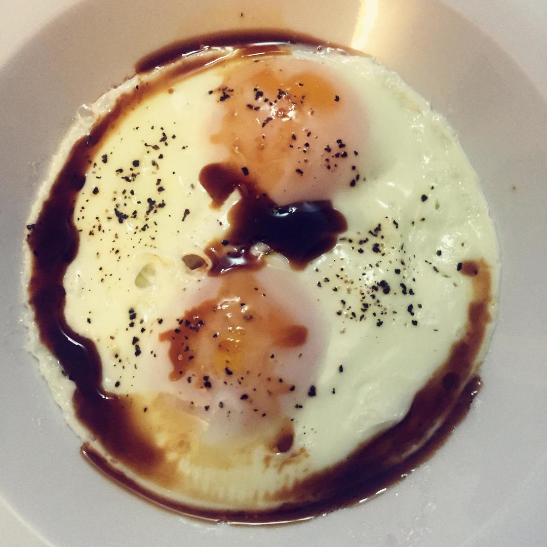 超快手无油微波炉煎蛋的做法