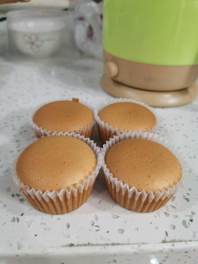 炼乳纸杯蛋糕