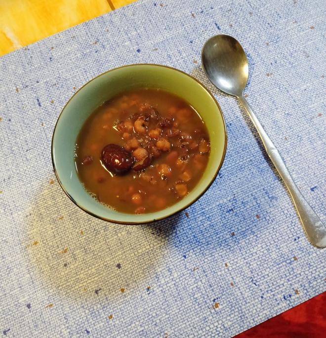 红枣红豆薏仁枸杞粥的做法