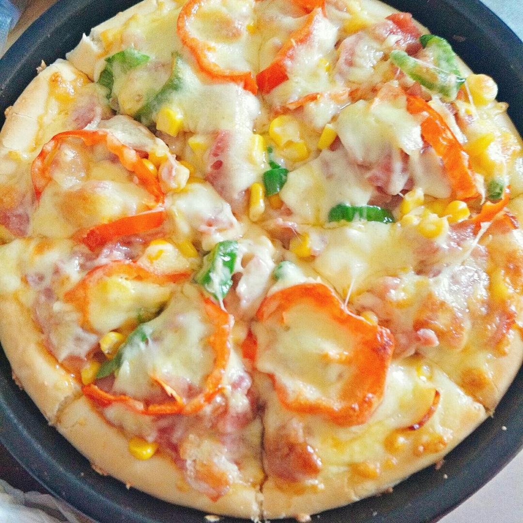 小胖手工辣酱做的培根鲜虾披萨