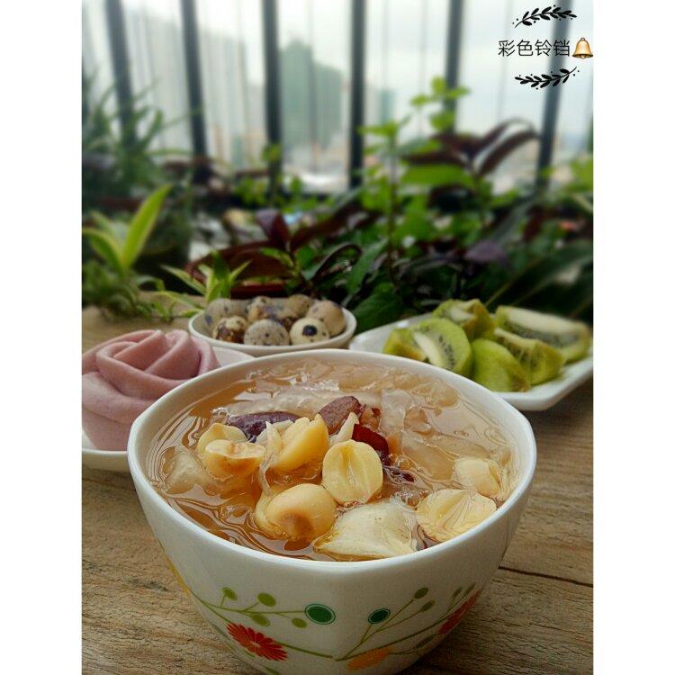 鲜百合银耳糖羹