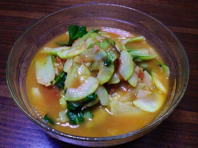 番茄炒西葫芦（已更新）( Stir-fried Tomato and Zucchini )