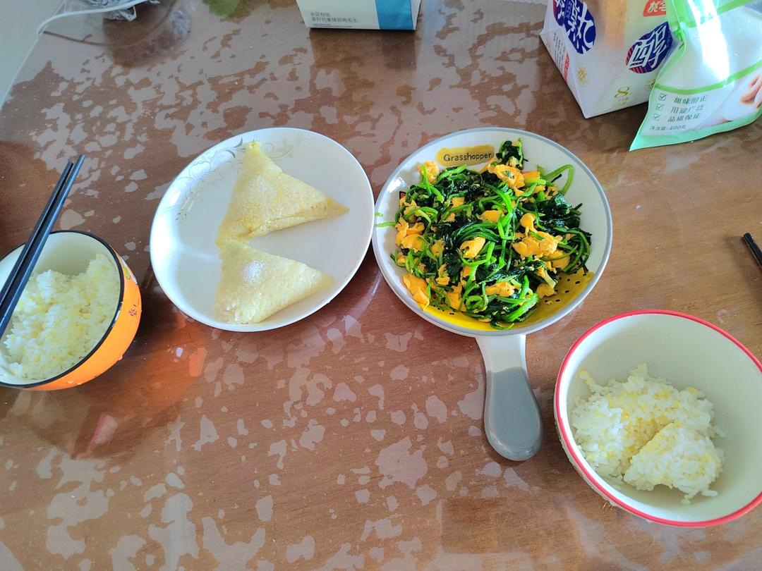 菠菜炒鸡蛋