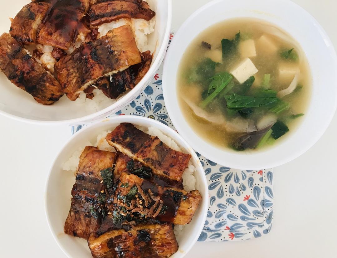 蒲烧鳗鱼饭