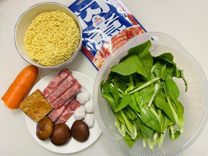 打工人快手晚餐～韩式火锅汤面的做法 步骤1