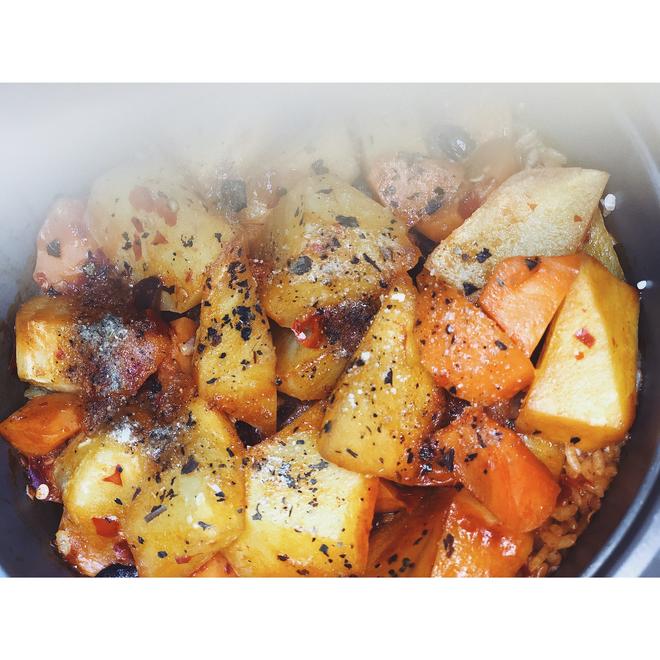 超简单快手土豆焖饭（铸铁锅无水十分钟版）的做法