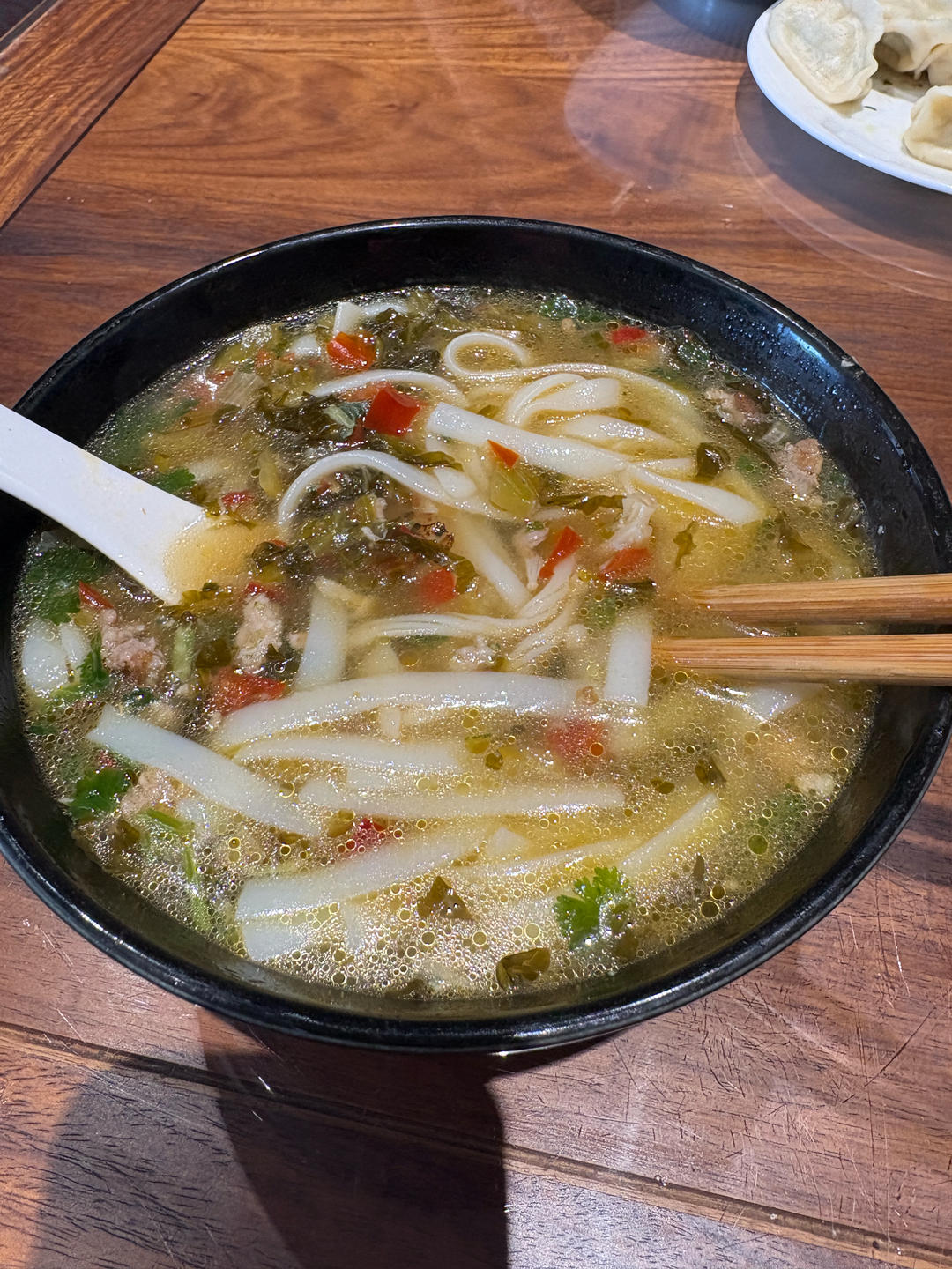 酸菜剁椒河粉（米粉～主食）