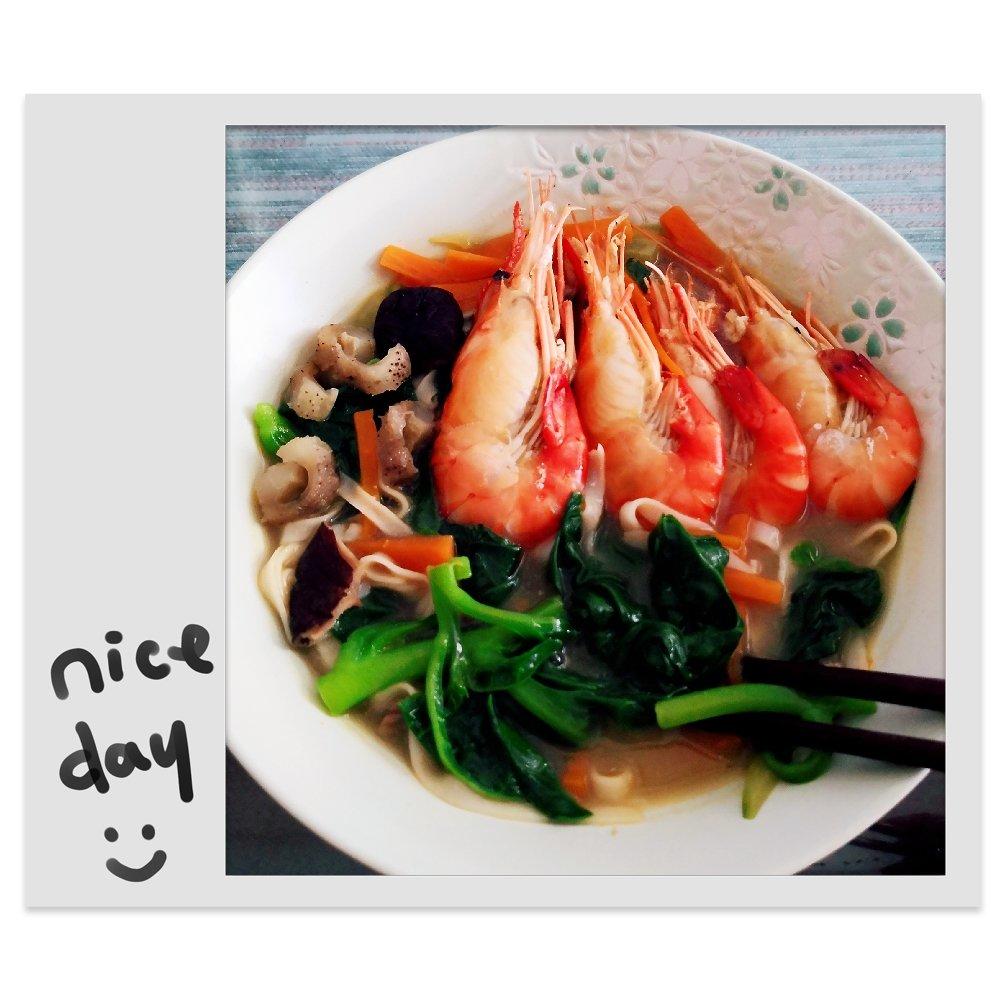 海参鲜虾鲜蔬面
