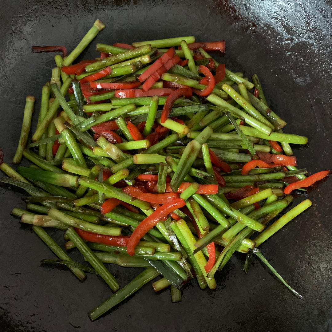 做法简单又下饭的炒蒜苔❗️