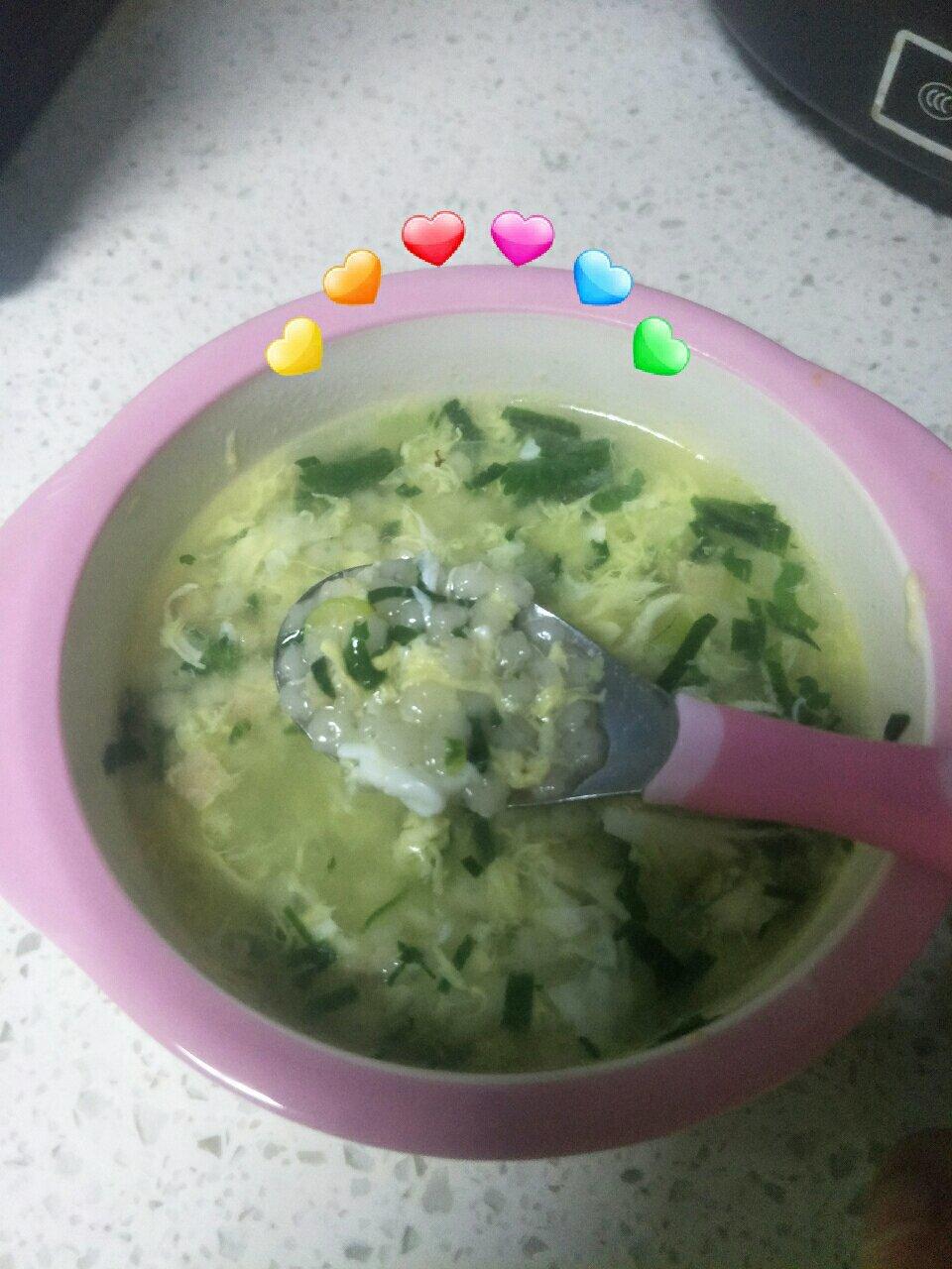 八个月辅食：菠菜汁颗粒面