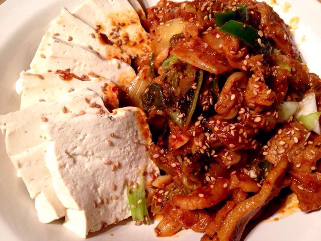 辣白菜炒五花肉
