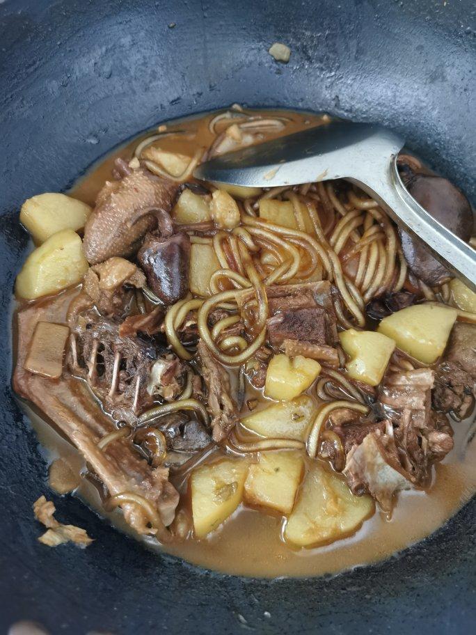 [原创] 东北名菜，铁锅炖大鹅土豆
