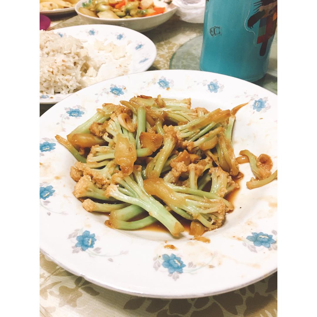 很“浪费”米饭的家常菜之一-------干锅菜花