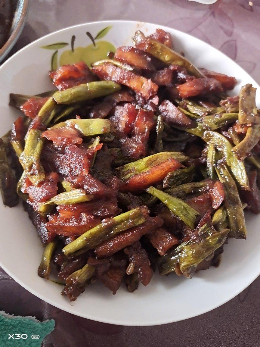 刀豆烧土豆-不是肉却比肉更好吃，做法太简单了，一看就会，上了桌大家抢着吃！