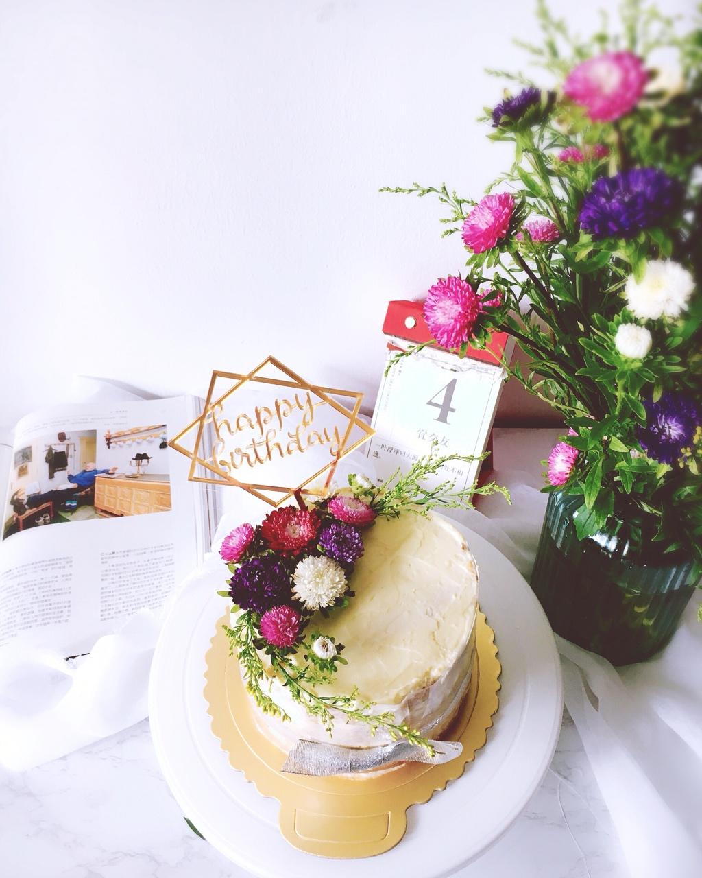 （制作时长5分钟左右）简单粗暴的做一只戚风｜视频及gif