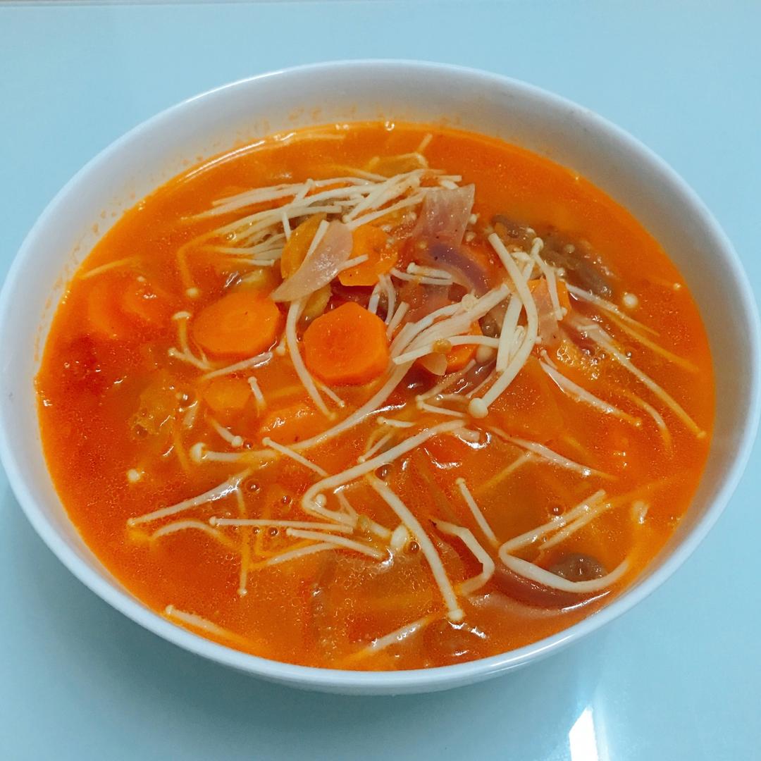 金针菇肥牛番茄锅