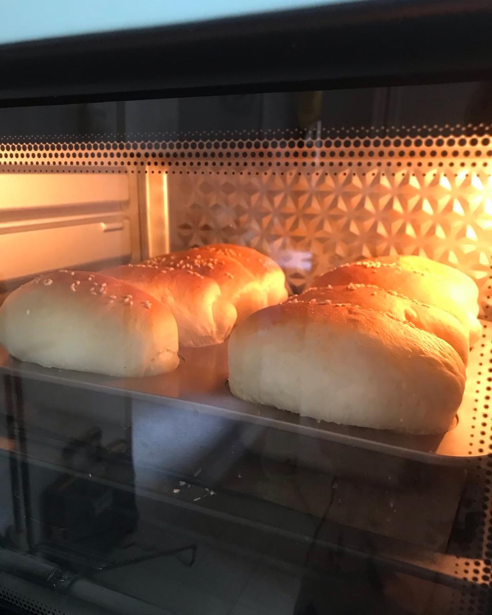 波兰种牛奶面包卷