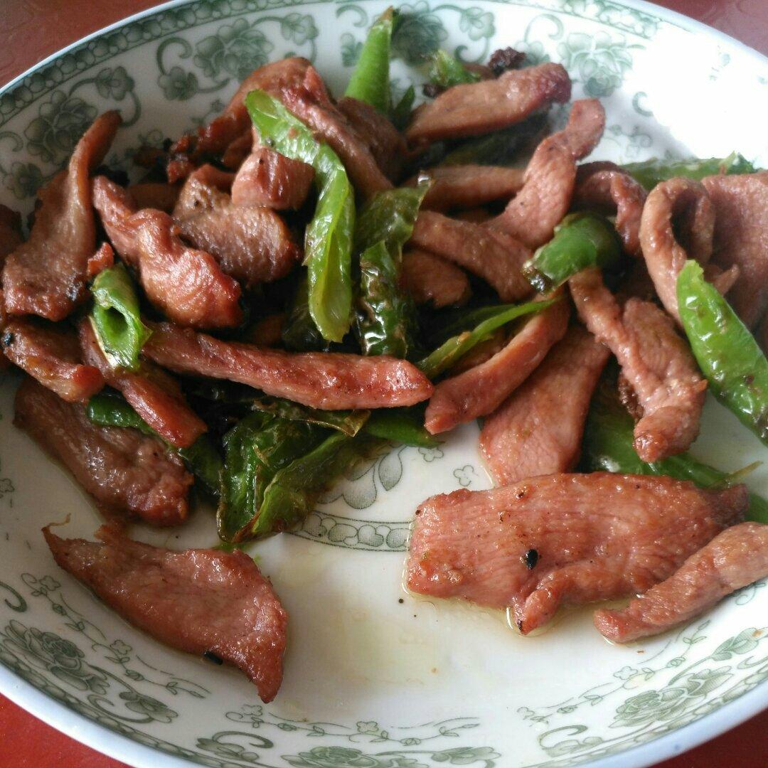 巨下饭的尖椒肉丝好吃得一碗接一碗